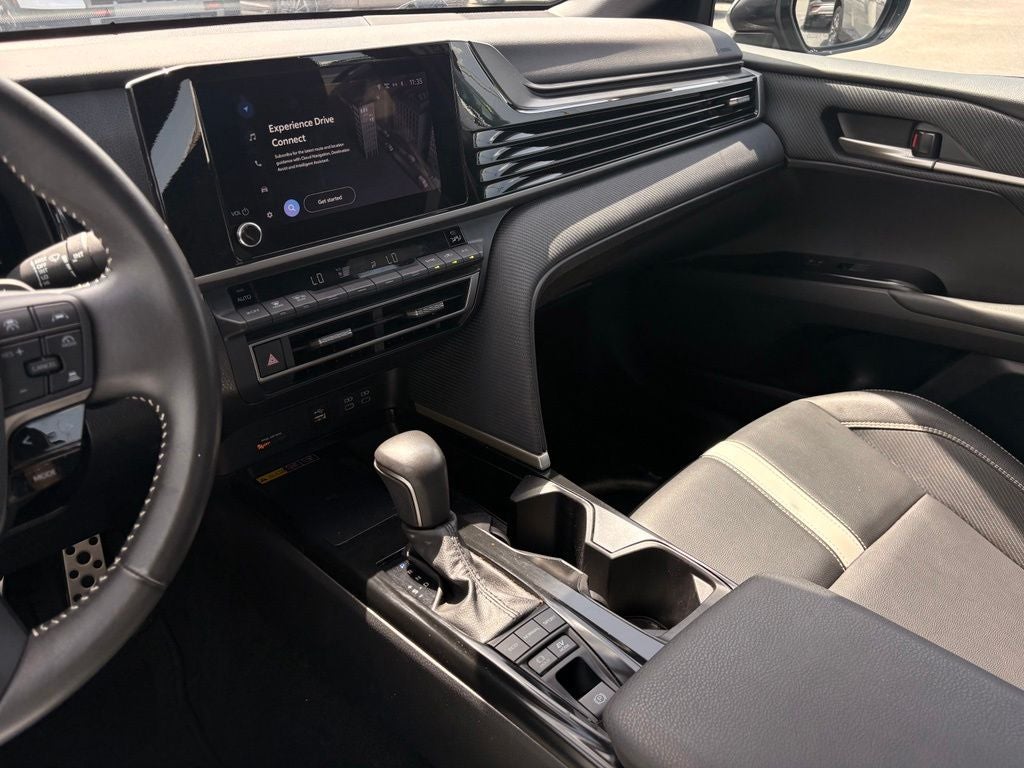 2025 Toyota Camry SE - Photo 19