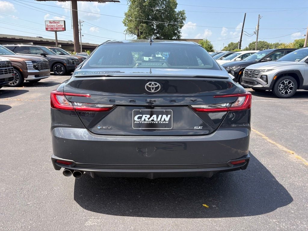 2025 Toyota Camry SE - Photo 6