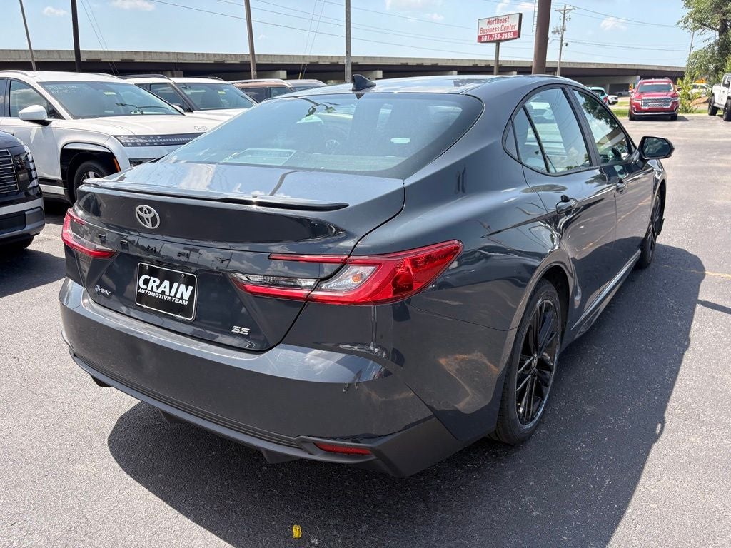 2025 Toyota Camry SE - Photo 7