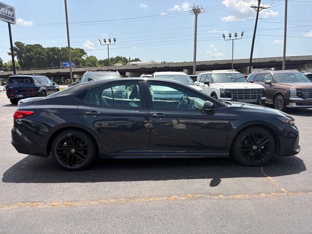 2025 Toyota Camry SE - Photo 8
