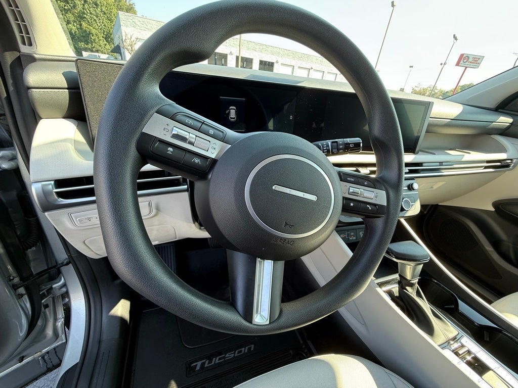2025 Hyundai TUCSON SE FWD