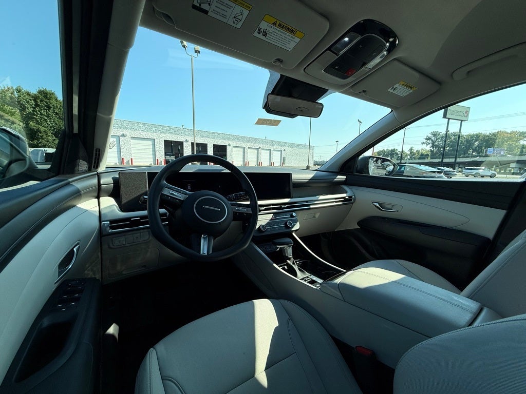 2025 Hyundai TUCSON SE FWD