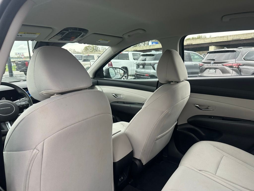 2025 Hyundai TUCSON SE