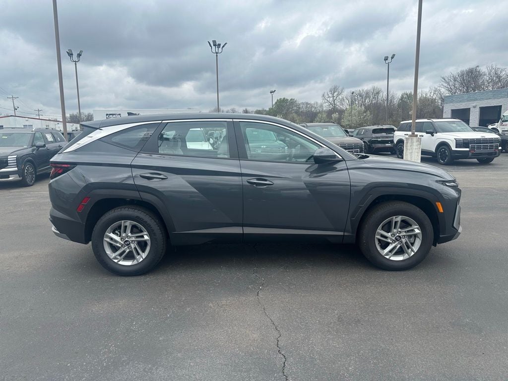2025 Hyundai TUCSON SE