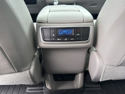 2017 Toyota Highlander XLE Navigation / Clean Carfax / Power Moonroof / 3rd R