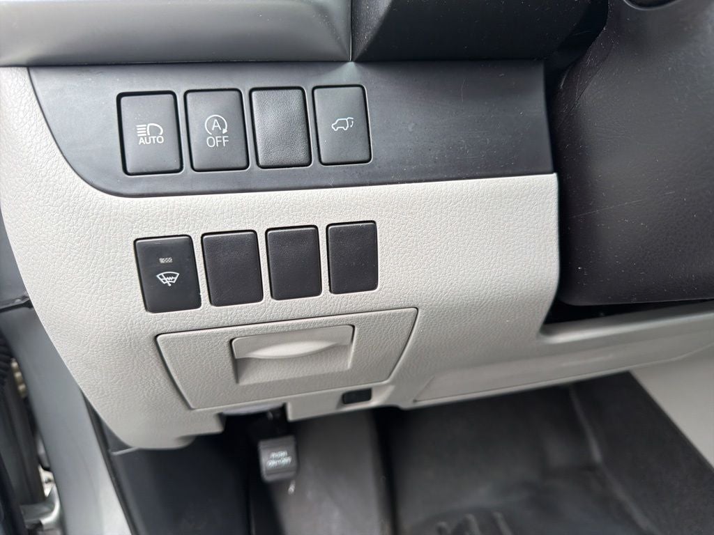 2017 Toyota Highlander XLE Navigation / Clean Carfax / Power Moonroof / 3rd R