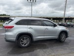 2017 Toyota Highlander XLE Navigation / Clean Carfax / Power Moonroof / 3rd R