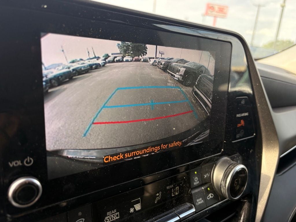 2023 Toyota Highlander XLE - Photo 16