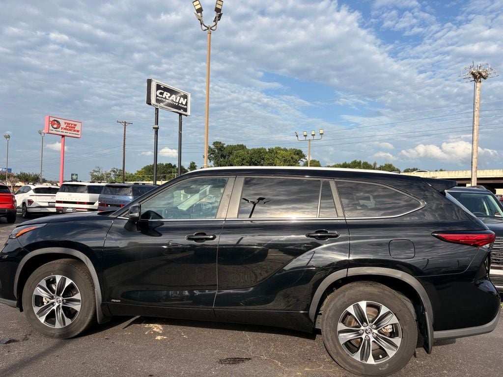 2023 Toyota Highlander XLE - Photo 8