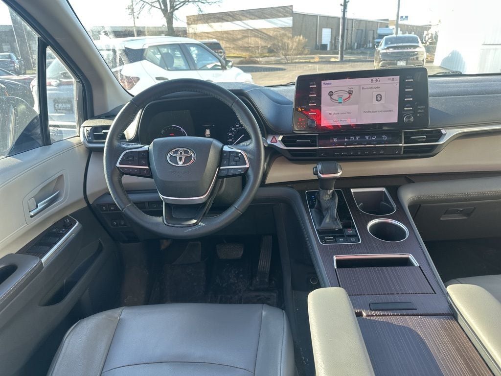 2021 Toyota Sienna XLE 8 Passenger