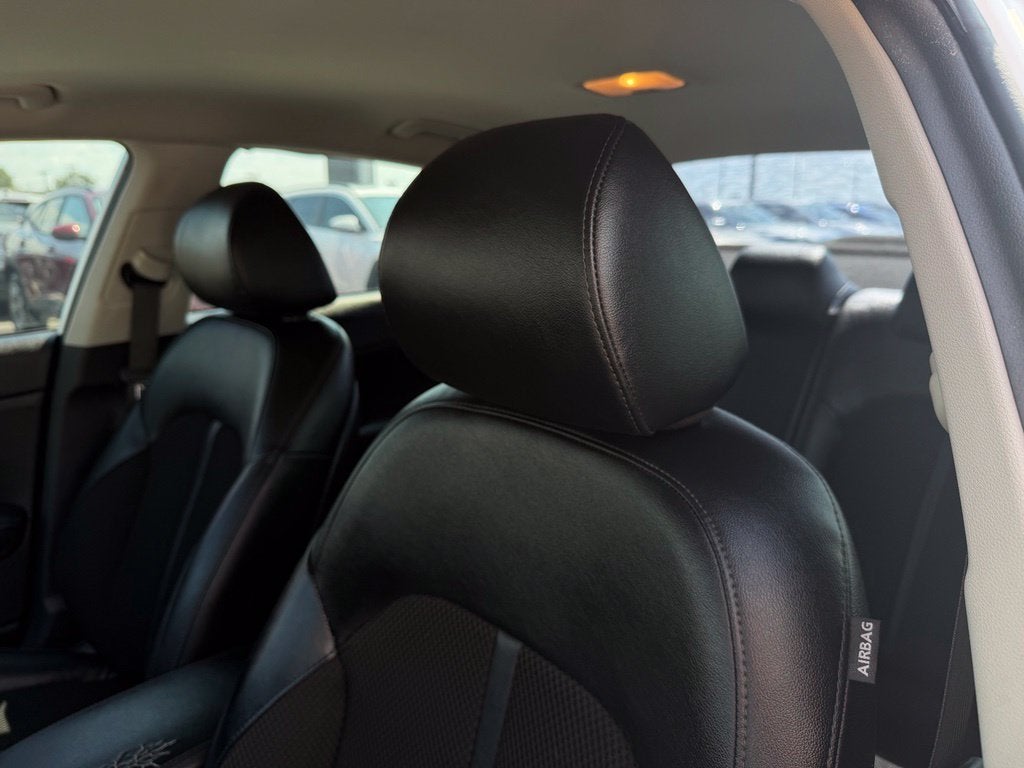 2020 Kia Optima S - Photo 12