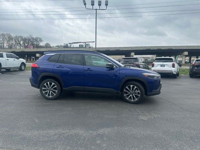 2025 Toyota Corolla Cross XLE