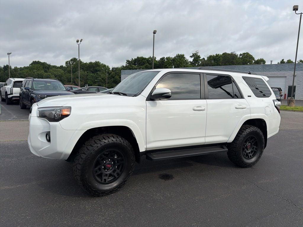 2023 Toyota 4Runner SR5 Premium LIFTED!! / 1-OWNER / CLEAN CAR-FAX
