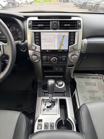 2023 Toyota 4Runner SR5 Premium LIFTED!! / 1-OWNER / CLEAN CAR-FAX