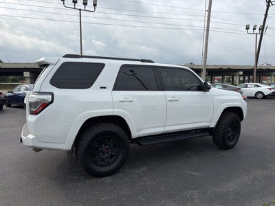 2023 Toyota 4Runner SR5 Premium LIFTED!! / 1-OWNER / CLEAN CAR-FAX