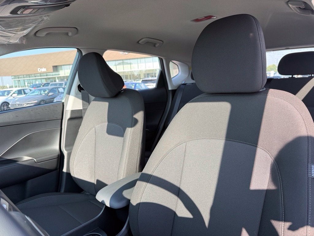 2027 Hyundai KONA SE