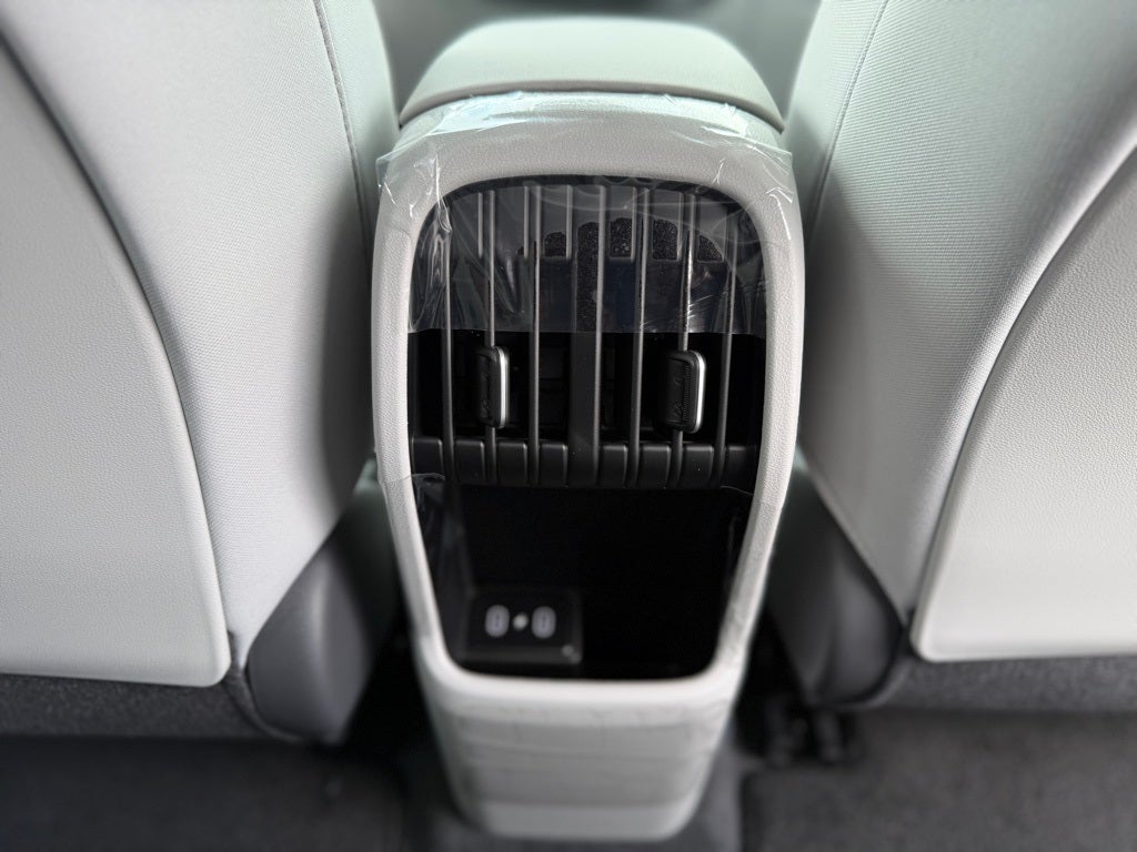 2025 Hyundai KONA ELECTRIC SEL