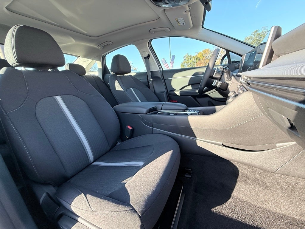 2026 Hyundai SONATA HYBRID SEL