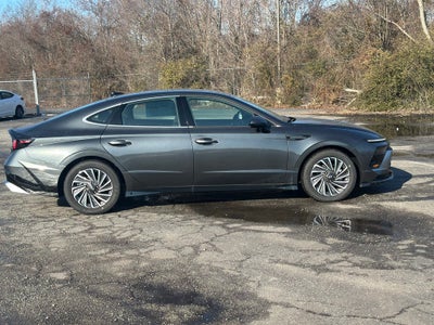 2026 Hyundai SONATA HYBRID SEL