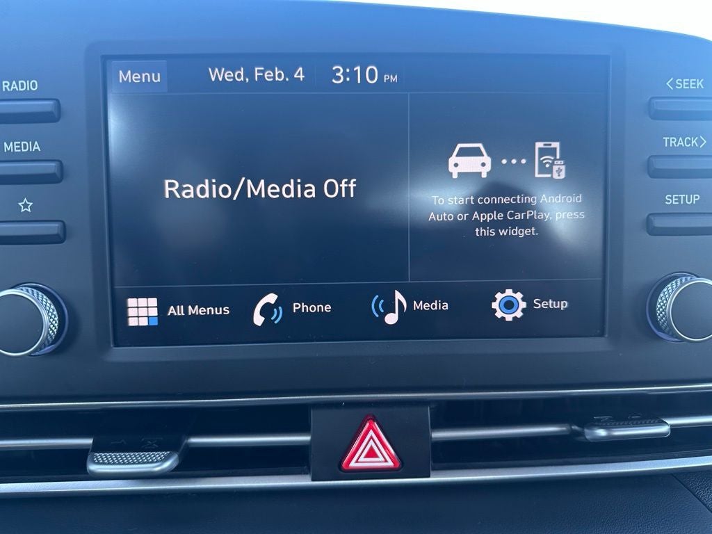 2025 Hyundai ELANTRA SE