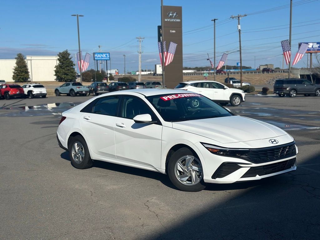 2025 Hyundai ELANTRA SE