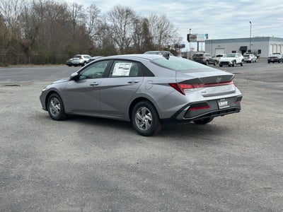 2026 Hyundai ELANTRA SE