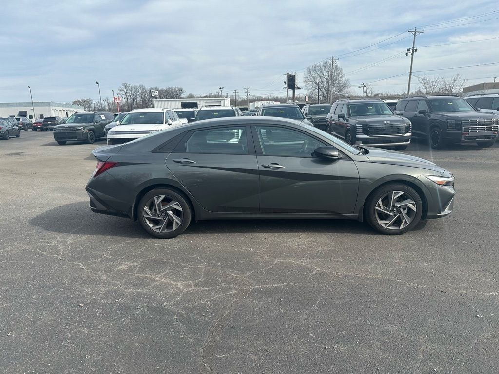 2025 Hyundai ELANTRA SEL Sport