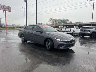 2025 Hyundai ELANTRA SEL Sport