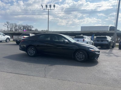 2024 Hyundai ELANTRA SEL