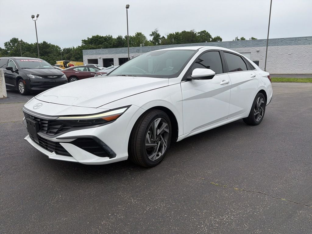 2024 Hyundai ELANTRA SEL