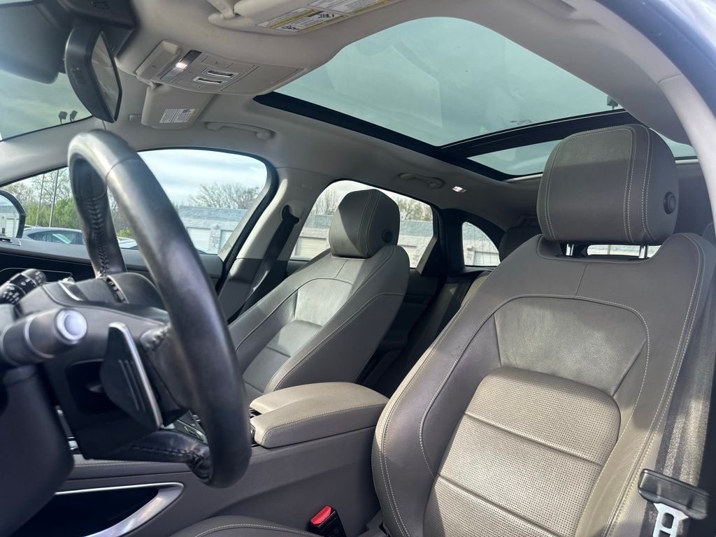 2018 Jaguar F-PACE 35t R-Sport