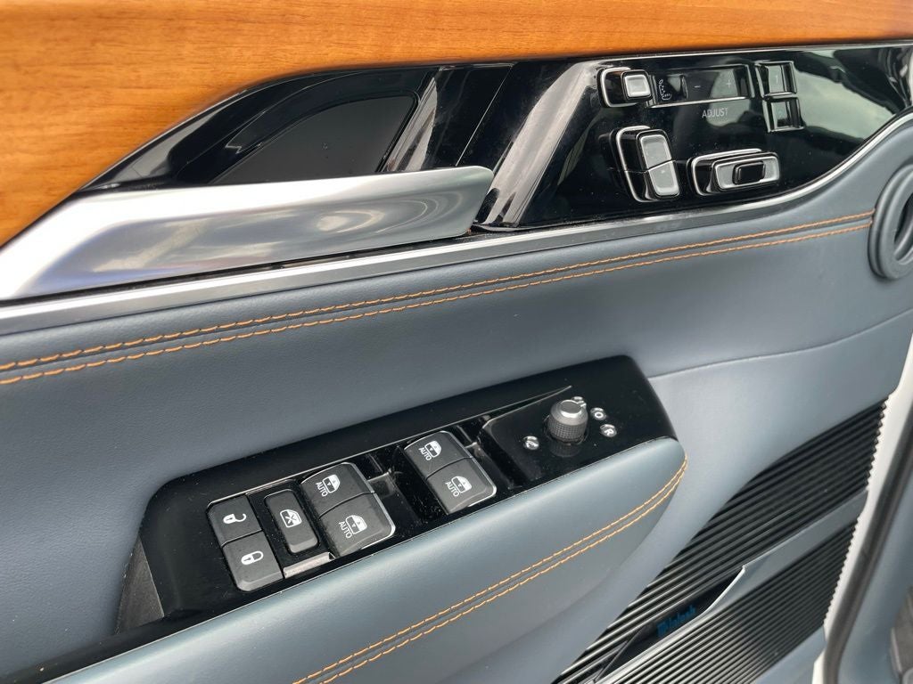 2022 Jeep Grand Wagoneer Series II