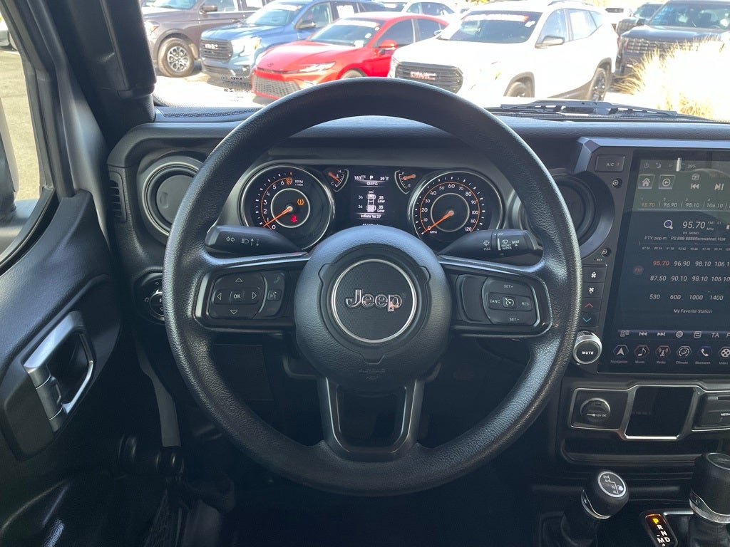 2022 Jeep Gladiator Sport