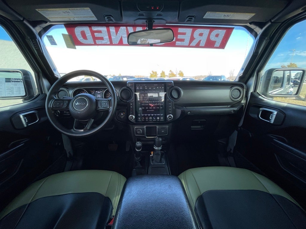 2022 Jeep Gladiator Sport