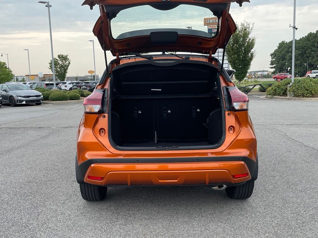 2024 Nissan Kicks SR