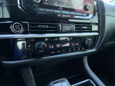 2022 Nissan Pathfinder SV