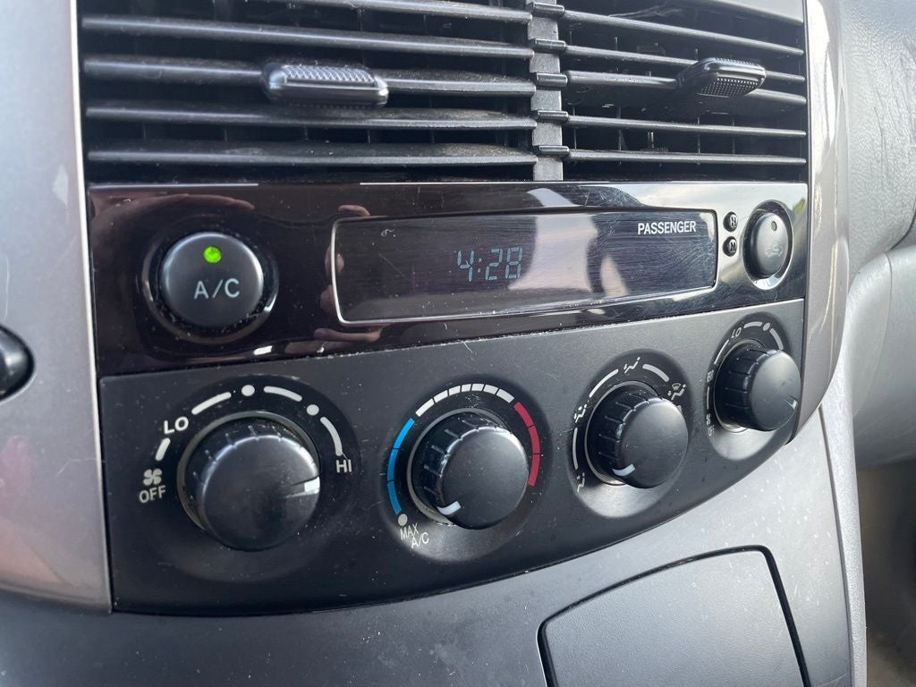 2009 Toyota Sienna LE