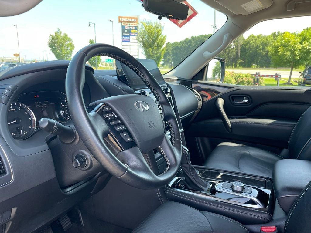 2024 INFINITI QX80 LUXE