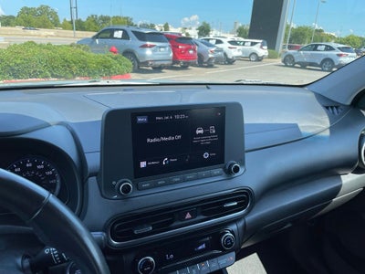2022 Hyundai KONA SEL