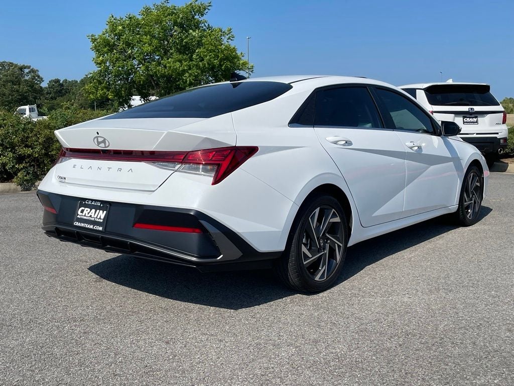 2024 Hyundai ELANTRA SEL