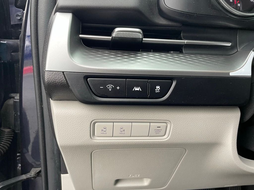2023 Kia Carnival LX Seat Package