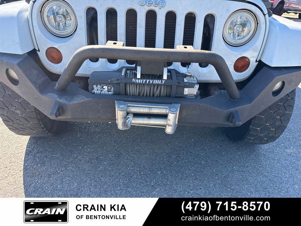 2013 Jeep Wrangler Unlimited Sahara - 4WD / CLEAN CARFAX / ONE OWNER