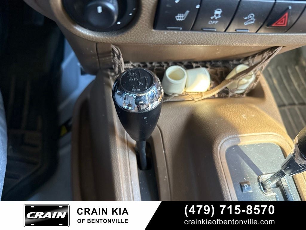 2013 Jeep Wrangler Unlimited Sahara - 4WD / CLEAN CARFAX / ONE OWNER