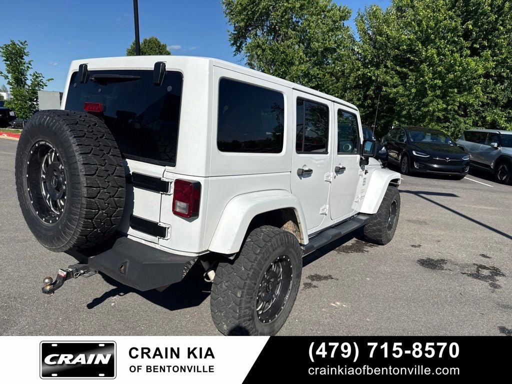 2013 Jeep Wrangler Unlimited Sahara - 4WD / CLEAN CARFAX / ONE OWNER