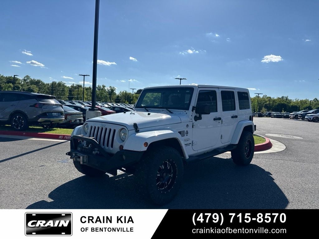 2013 Jeep Wrangler Unlimited Sahara - 4WD / CLEAN CARFAX / ONE OWNER
