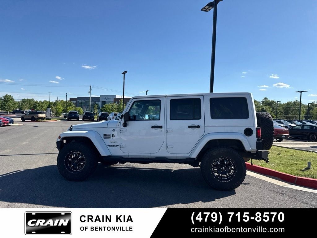 2013 Jeep Wrangler Unlimited Sahara - 4WD / CLEAN CARFAX / ONE OWNER