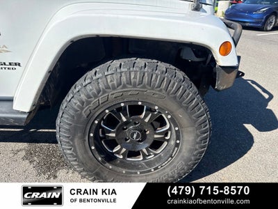 2013 Jeep Wrangler Unlimited Sahara - 4WD / CLEAN CARFAX / ONE OWNER