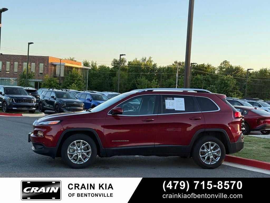 2016 Jeep Cherokee Latitude - CLEAN CARFAX