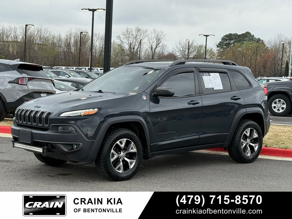 2016 Jeep Cherokee Trailhawk - 4WD / SUNROOF / CLEAN CARFAX