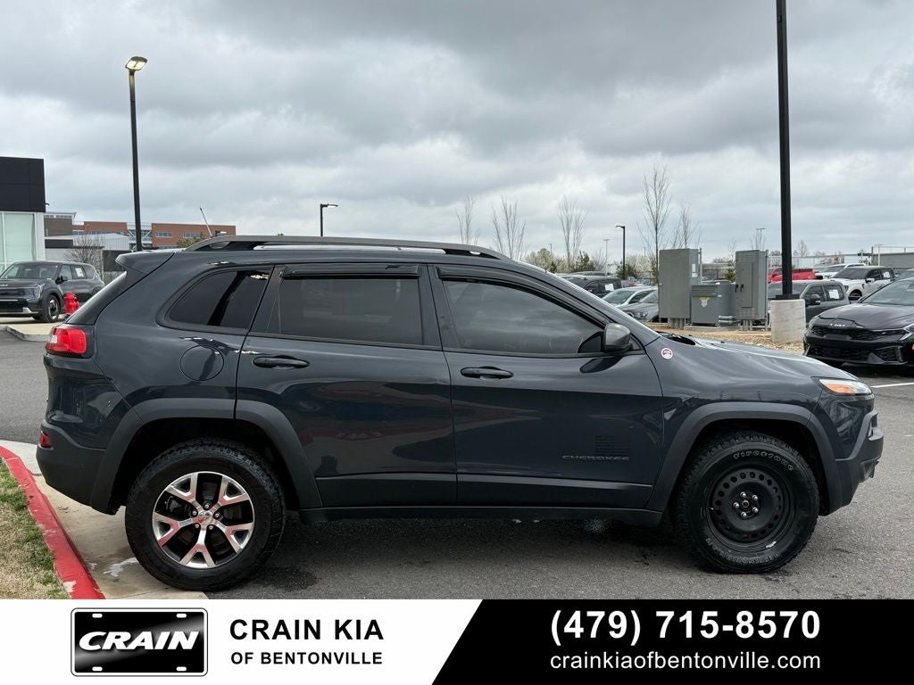 2016 Jeep Cherokee Trailhawk - 4WD / SUNROOF / CLEAN CARFAX
